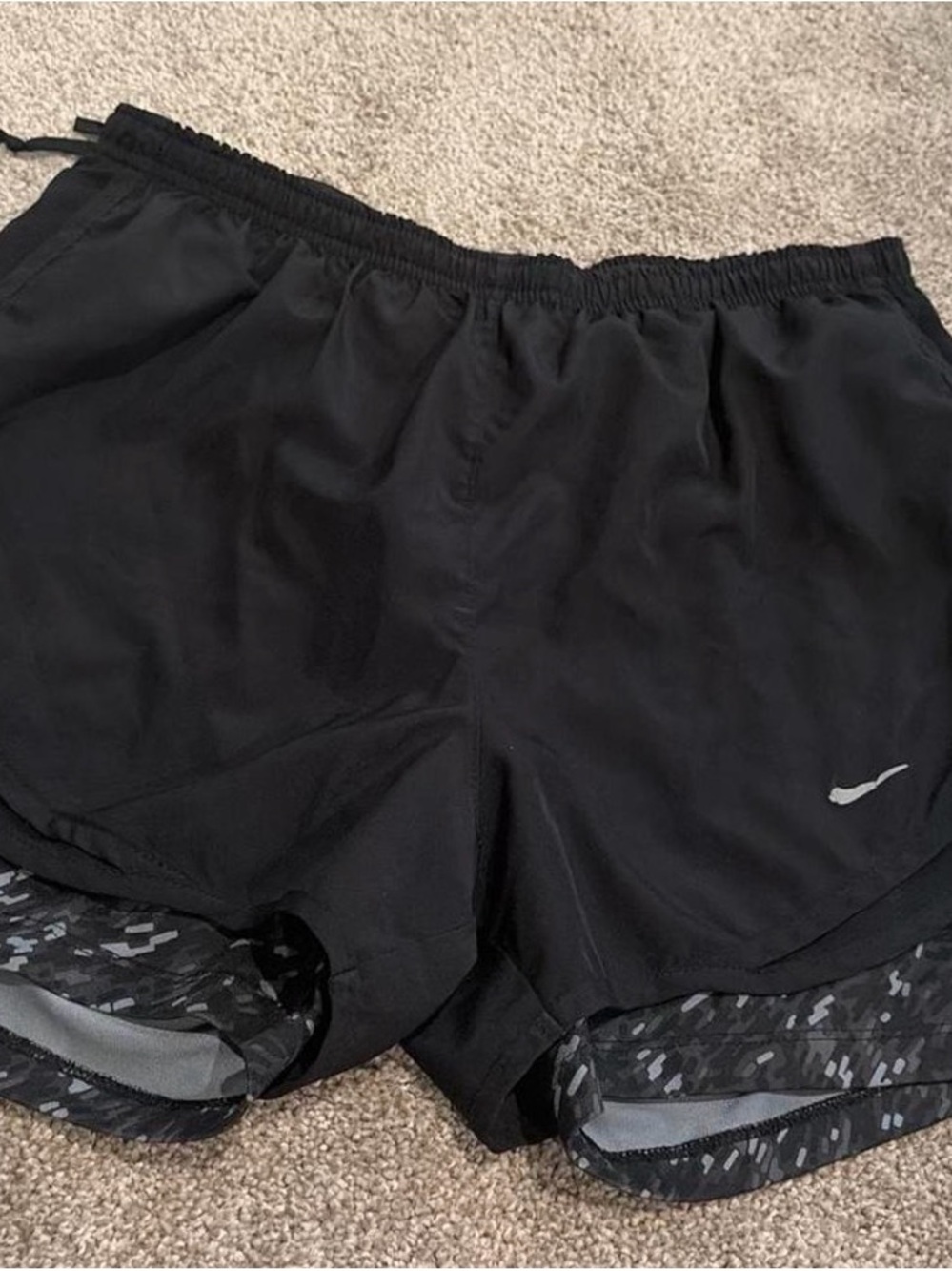 Nike Black Men’s Athletic Running Shorts with Printed Liner